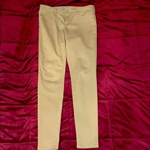 Beige Mid Rise Jegging